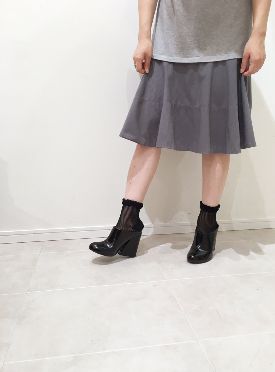 14時までの注文で即日配送-IT38 MAXCo. ワ•ンピース フローラル フリル ショル•ダー 黒 eb6DC-m51361845032 